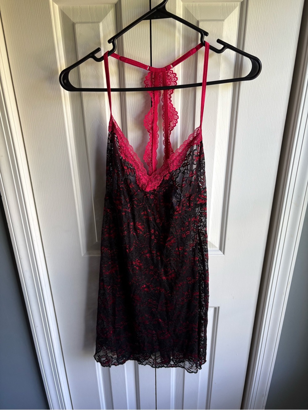 Secret Treasures Black Lace Red Floral Trim Sheer Chemise Size Large (12-14)